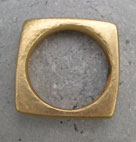 18ct gold  square ring
