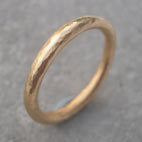 contemporary design gold wedding ring