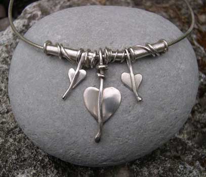 Heart-leaf-necklace-350-Hig