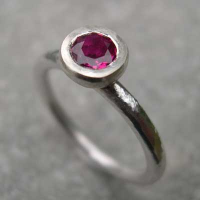 Ruby-set-in-white-gold-400