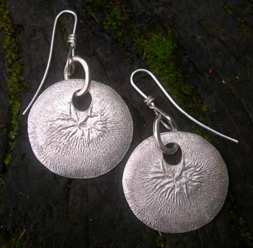 contemporary silver disc earrings